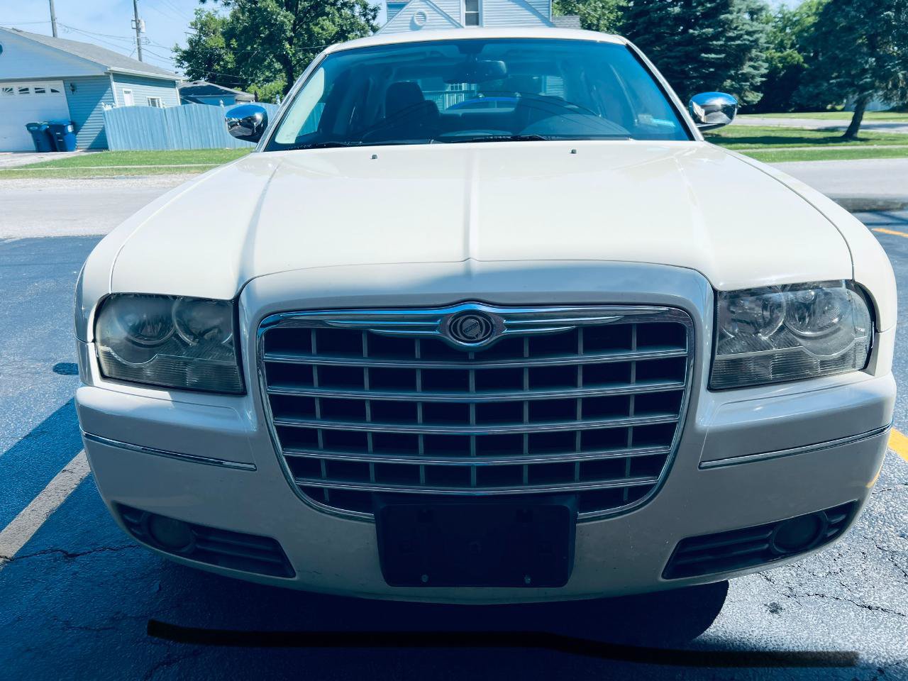 Used 2010 Chrysler 300 Touring RWD image 6