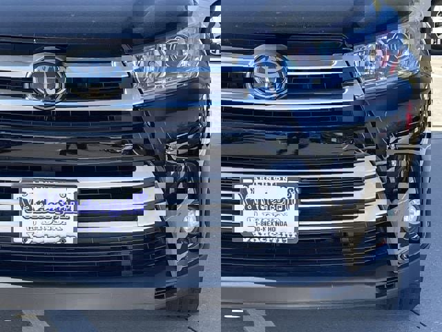 Used 2017 Toyota Highlander XLE image 8