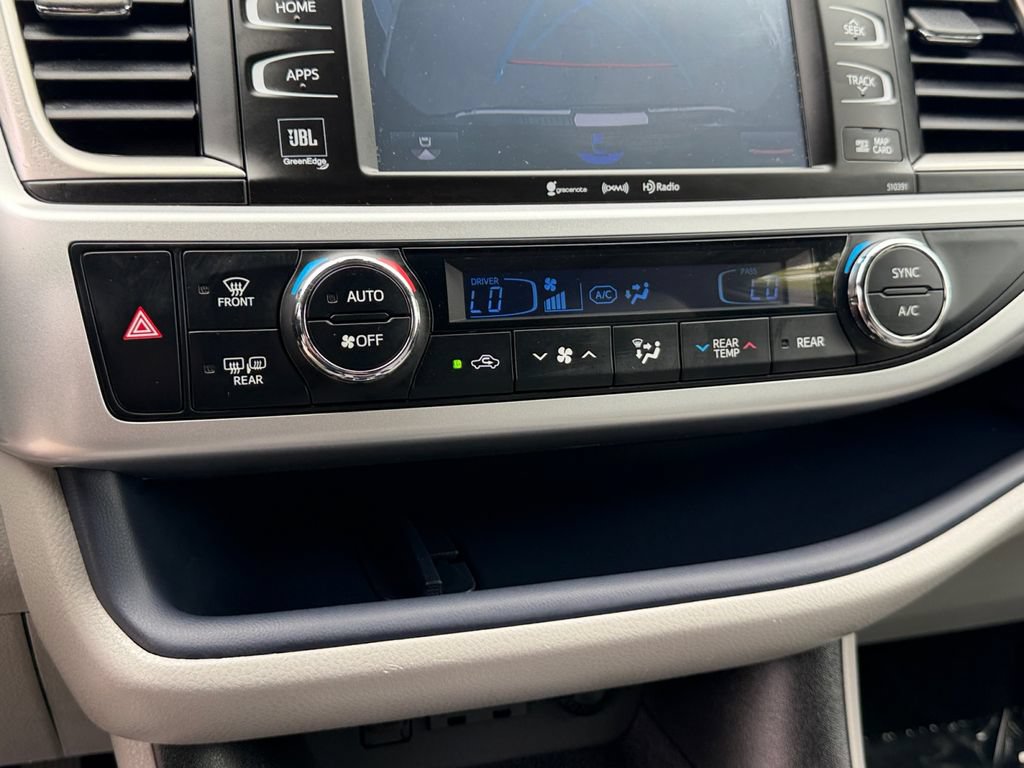 Used 2019 Toyota Highlander Limited Platinum AWD/4WD image 23