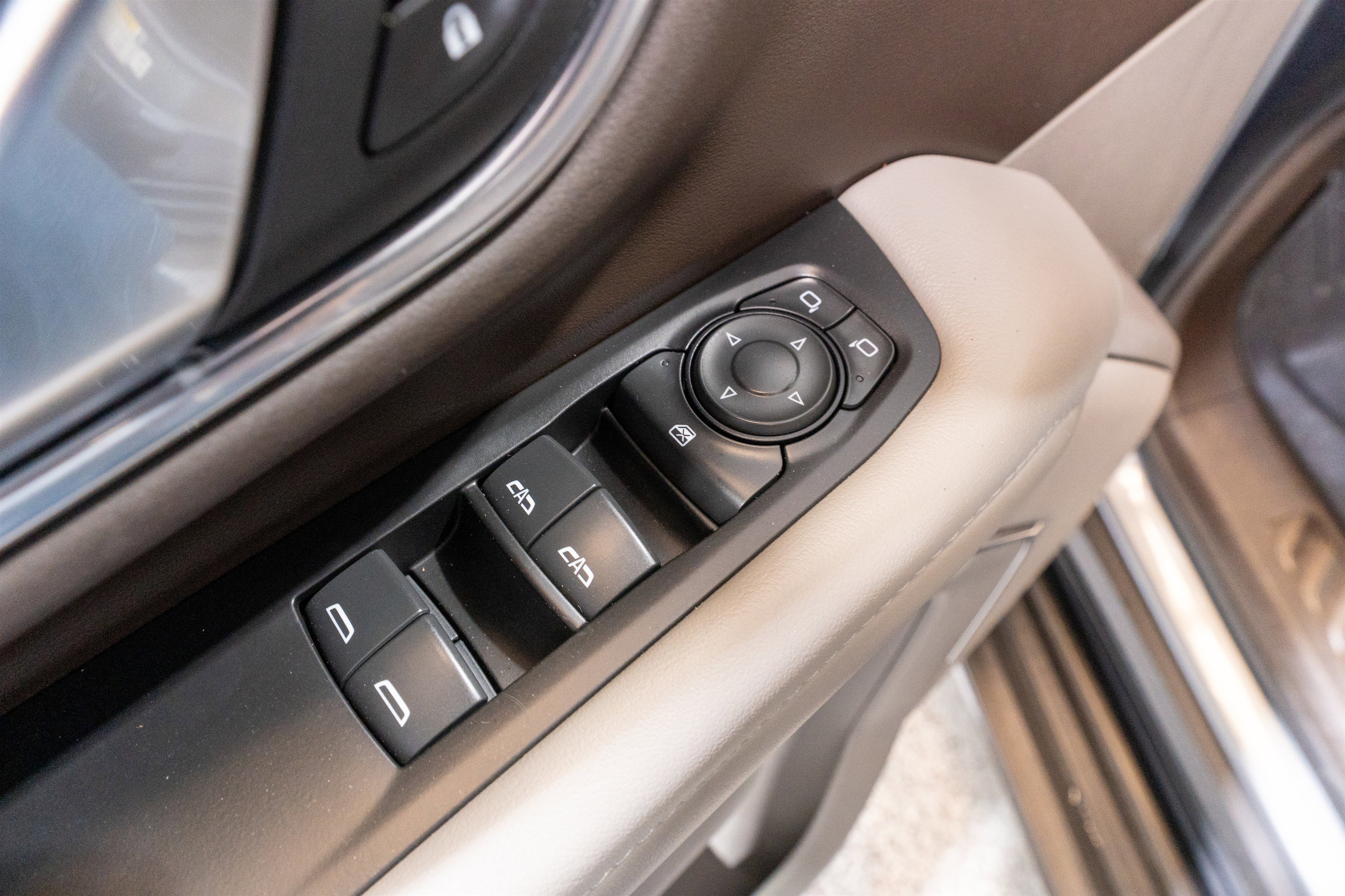 Used 2022 GMC Yukon SLE RWD image 13