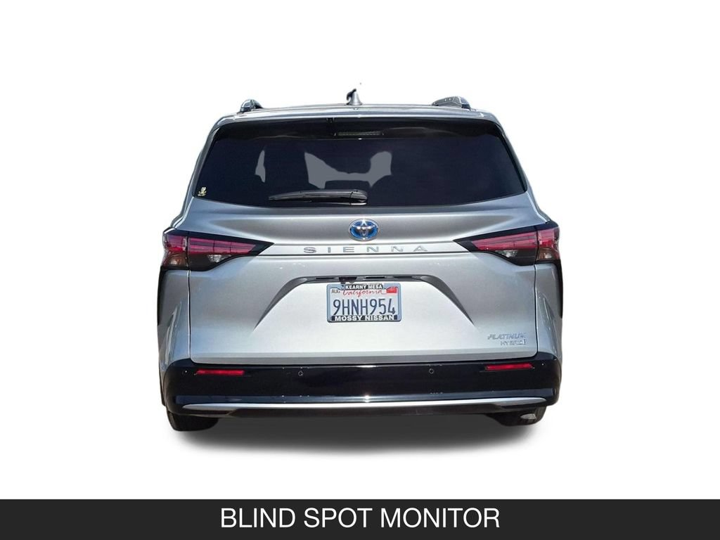 Used 2023 Toyota Sienna Platinum FWD image 8
