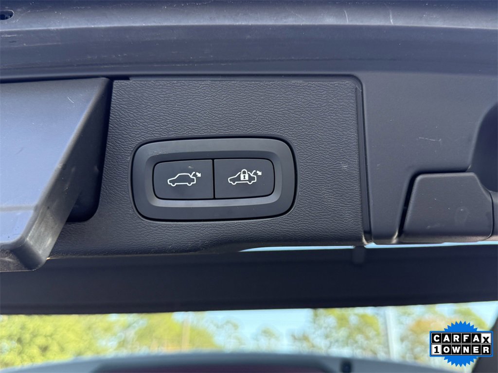 Used 2023 Volvo XC60 B5 Ultimate w/ Protection Package Premier image 36