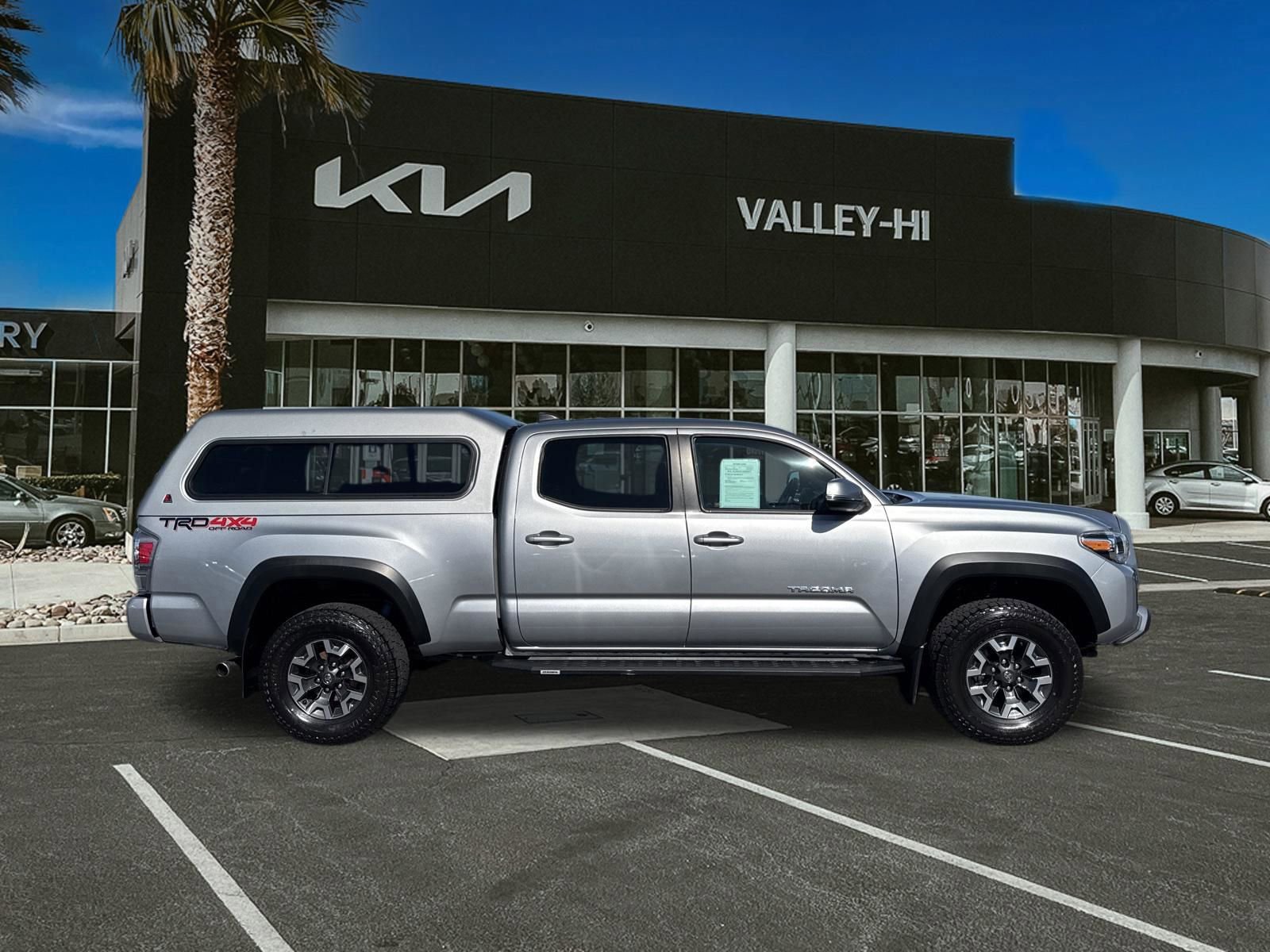 Used 2021 Toyota Tacoma TRD Off-Road w/ Technology Package image 4