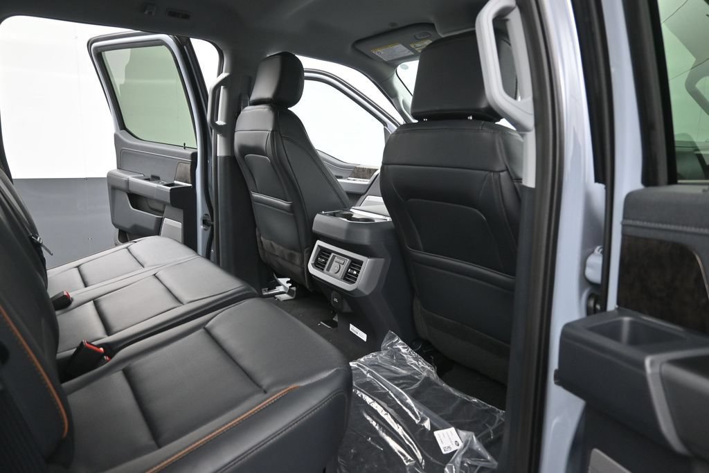 New 2026 Ford F250 Lariat w/ Black Appearance Package AWD/4WD image 14