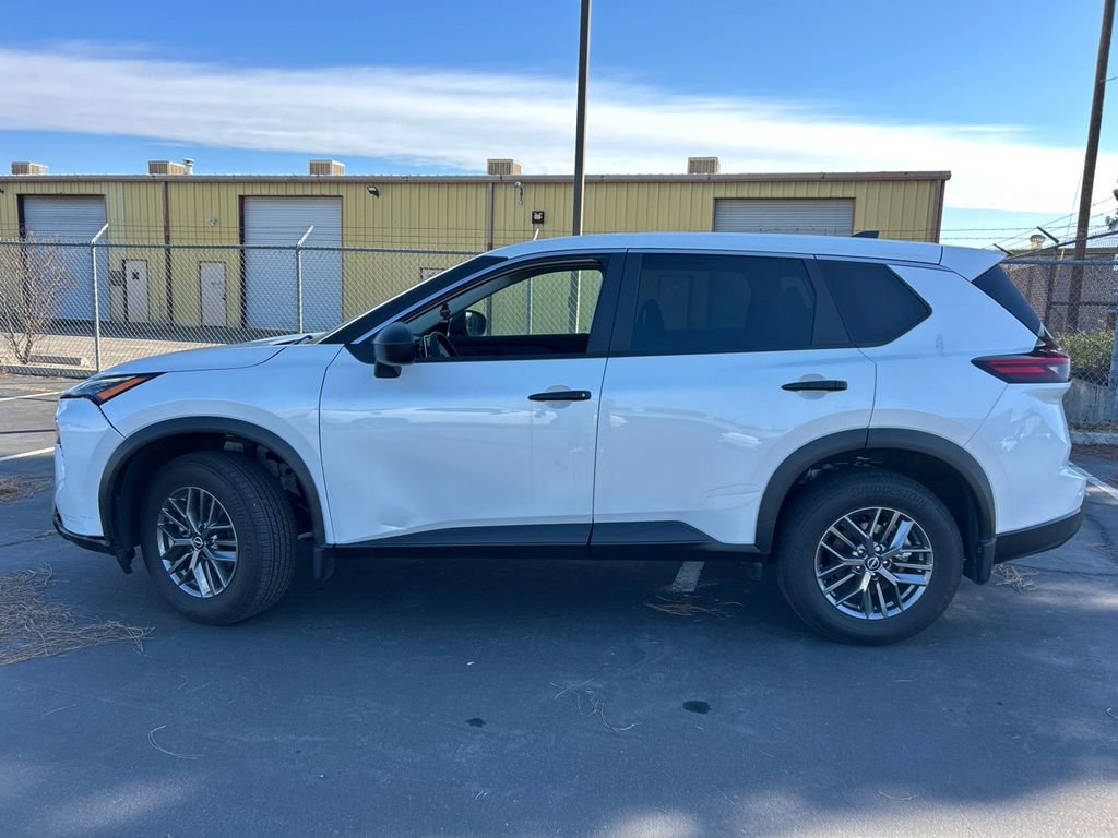 Used 2024 Nissan Rogue S image 4