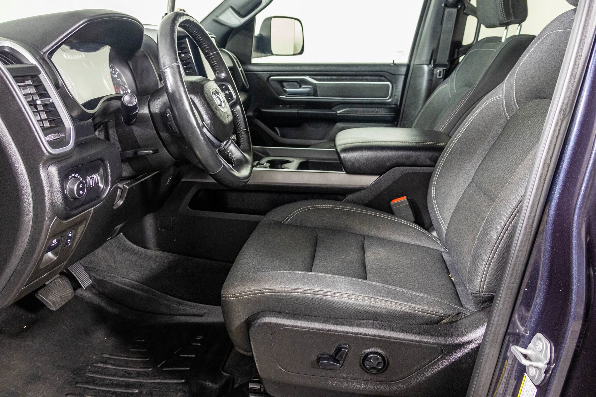 Used 2019 RAM 1500 Big Horn image 26