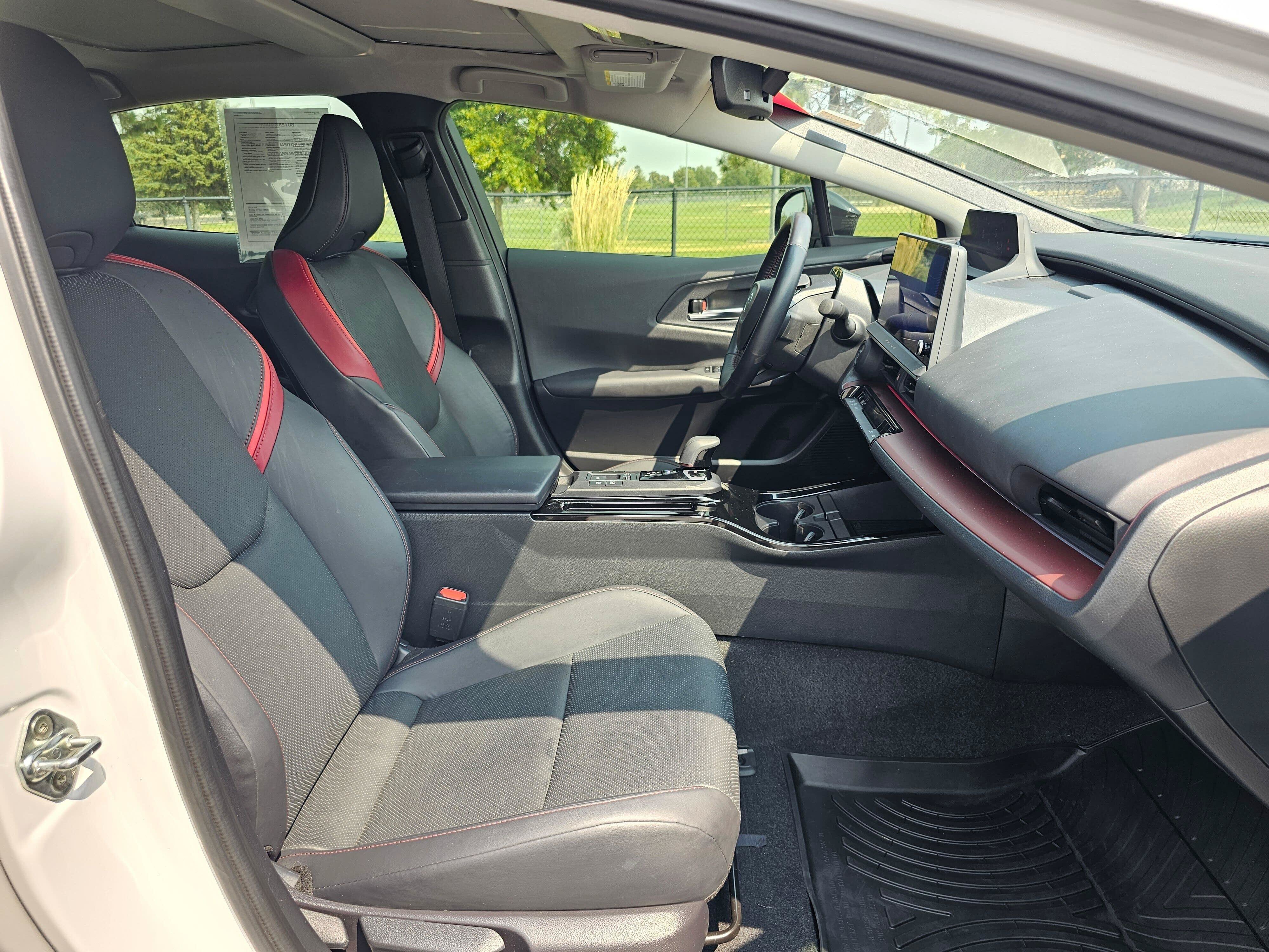 Used 2023 Toyota Prius Prime FWD image 10