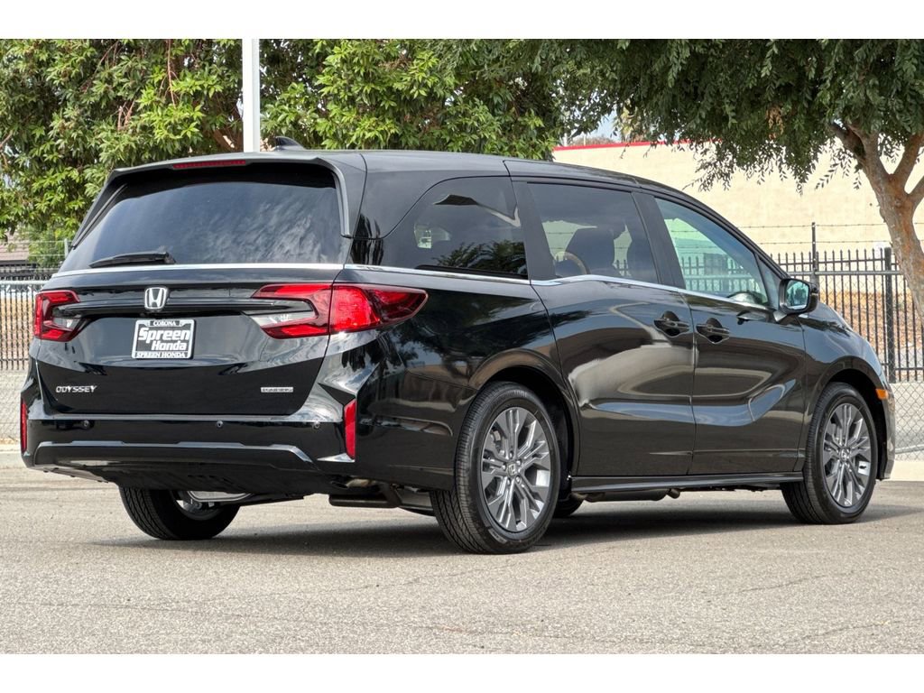 New 2025 Honda Odyssey Touring image 4