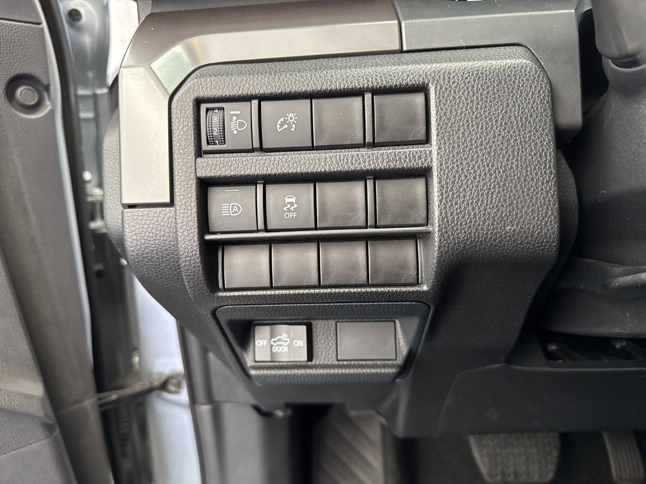 Certified 2024 Toyota Tacoma SR5 w/ SR5 Upgrade Package image 32