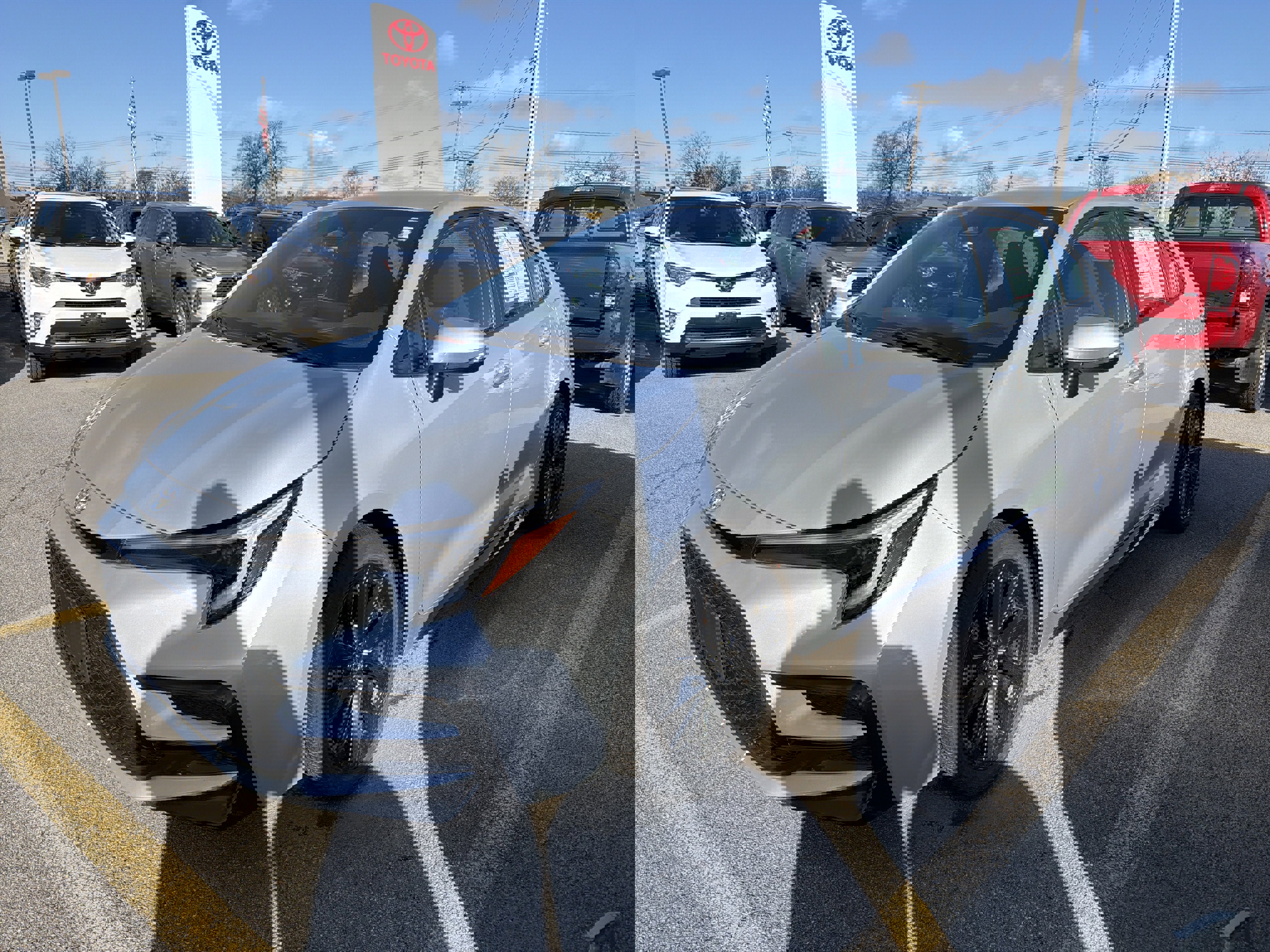Used 2023 Toyota Corolla SE image 3