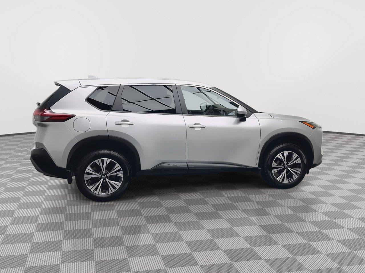 Used 2023 Nissan Rogue SV AWD/4WD image 34
