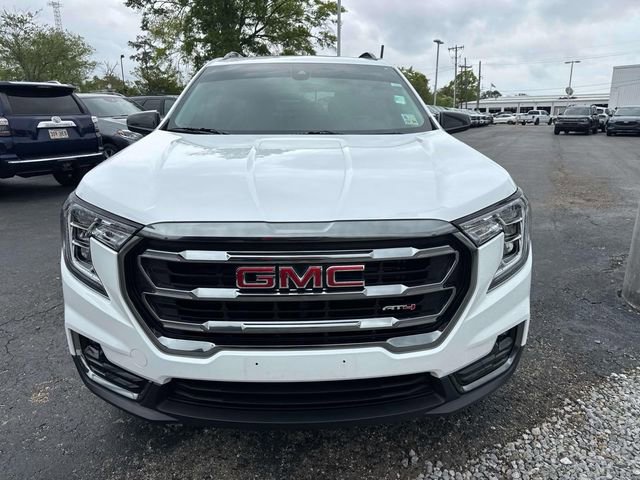 Used 2024 GMC Terrain AT4 image 2