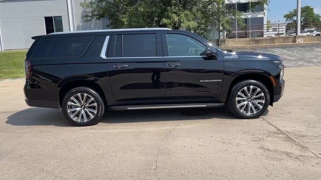 Used 2026 Chevrolet Suburban High Country w/ Sun And Tow Package AWD/4WD image 9
