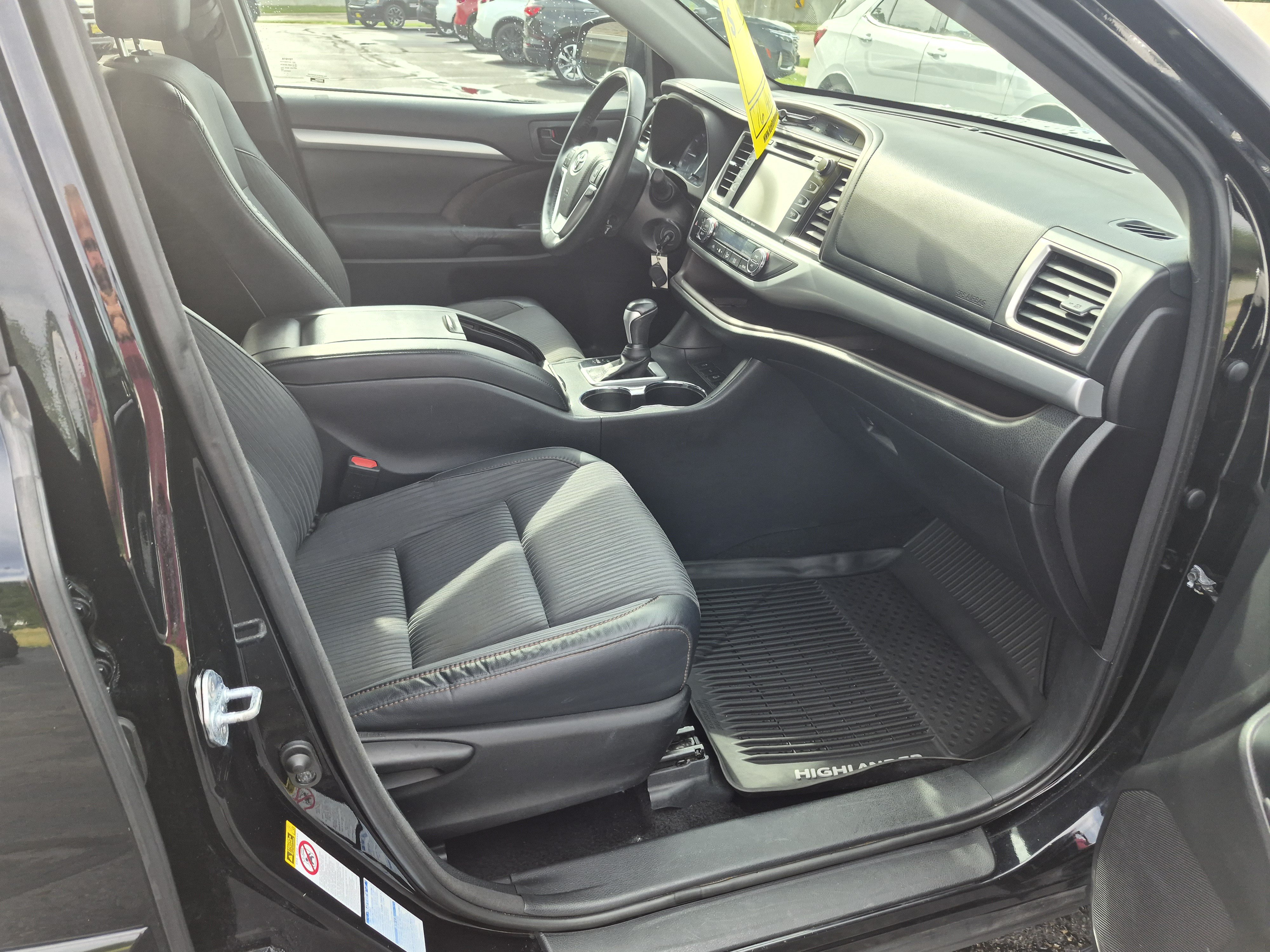 Used 2016 Toyota Highlander Plus AWD/4WD image 14