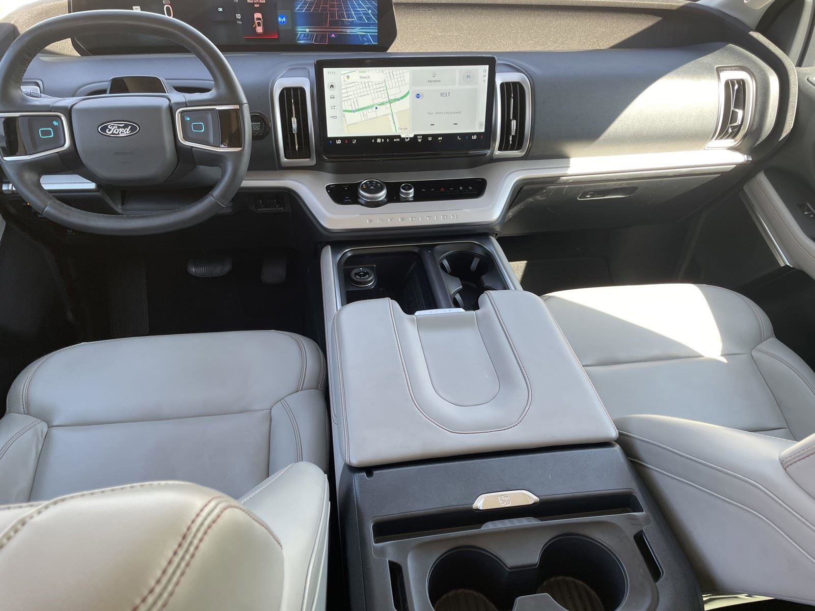 Used 2025 Ford Expedition Active image 28