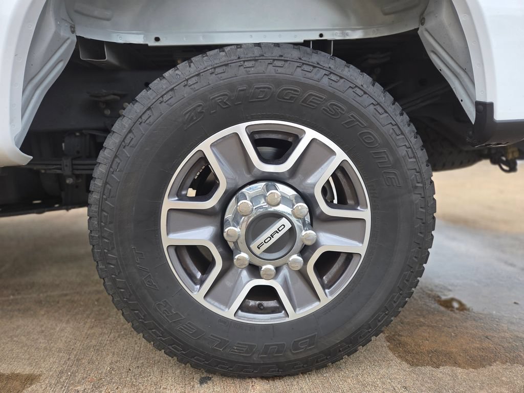 Used 2025 Ford F350 Lariat w/ FX4 Off-Road Package AWD/4WD image 32
