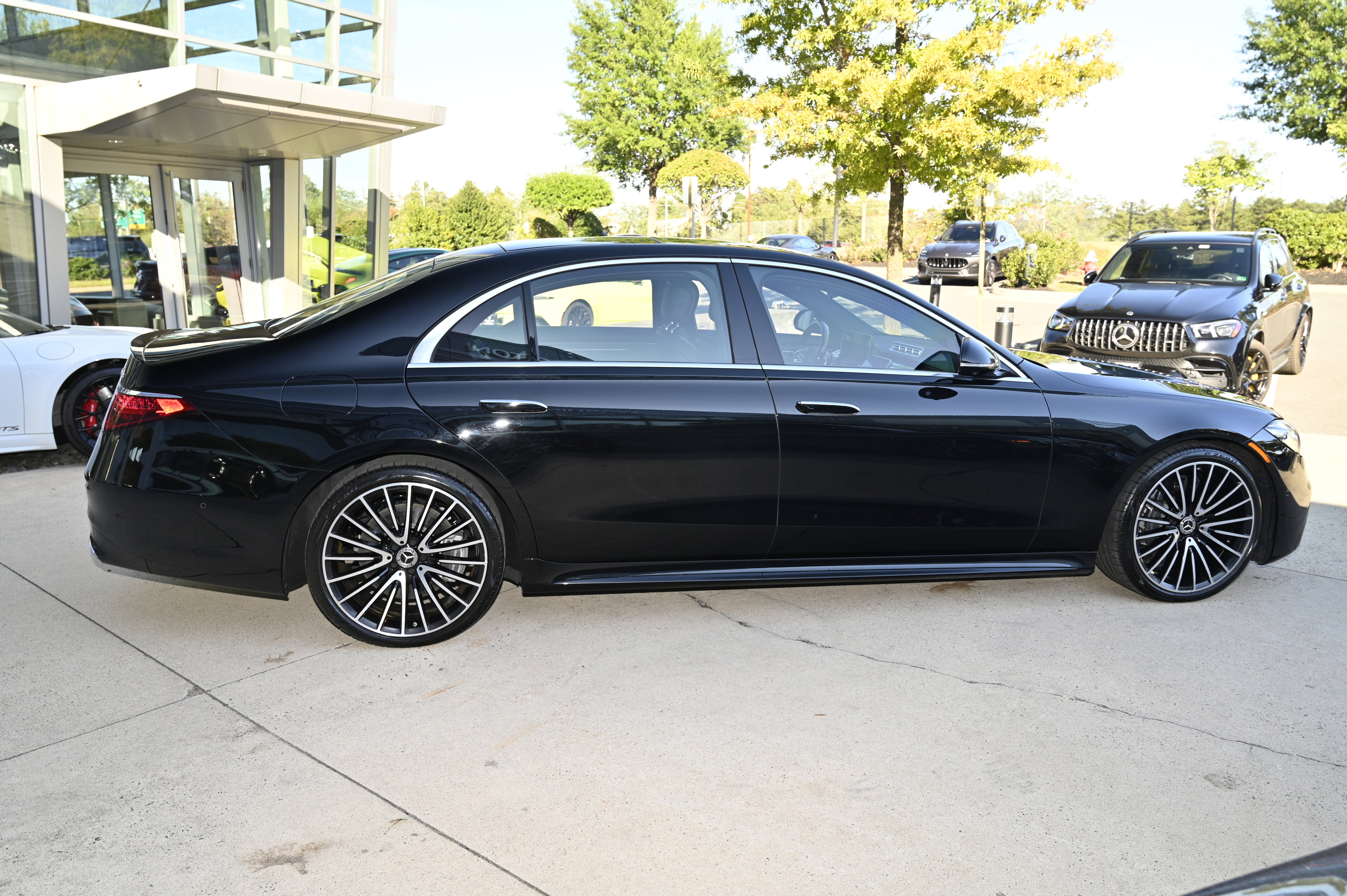 Used 2022 Mercedes-Benz S 580 4MATIC Sedan image 4