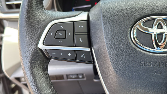 Used 2024 Toyota Sienna XLE AWD/4WD image 9