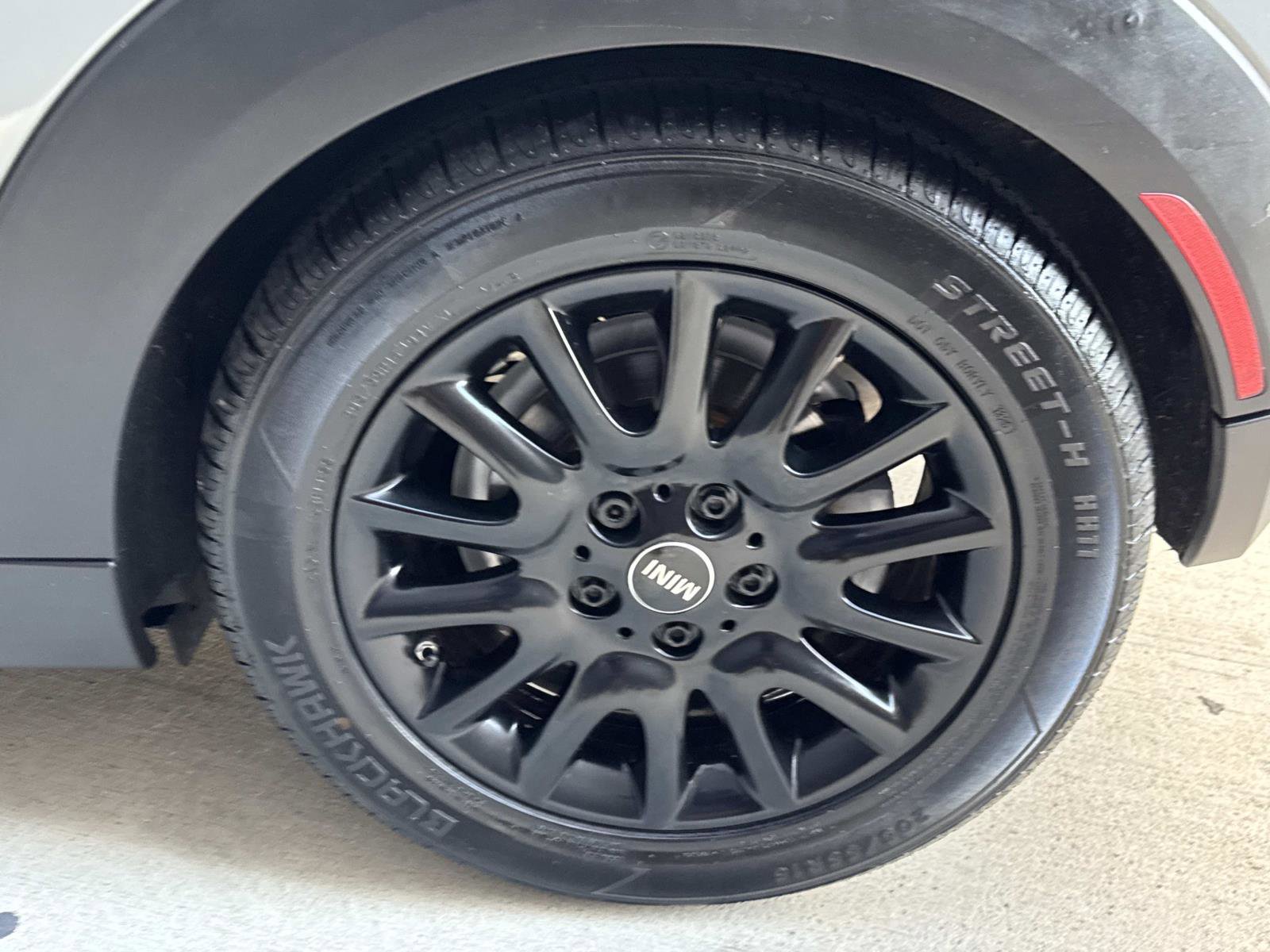 Used 2019 MINI Cooper 2-Door Hardtop image 5