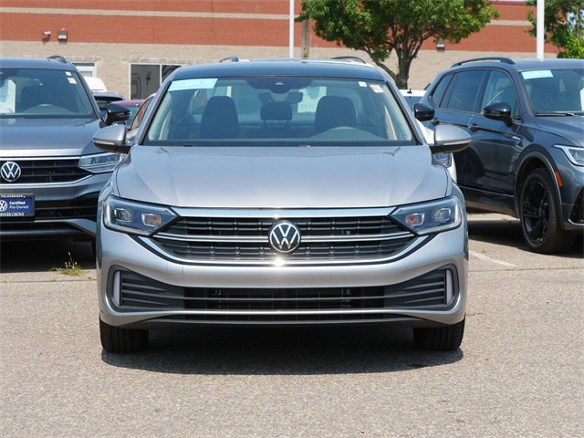 Certified 2024 Volkswagen Jetta SEL image 2