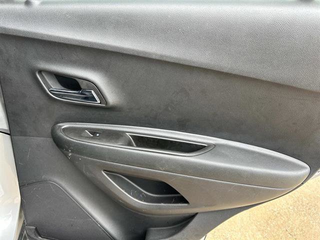 Certified 2022 Chevrolet Trax LT w/ LT Convenience Package image 21