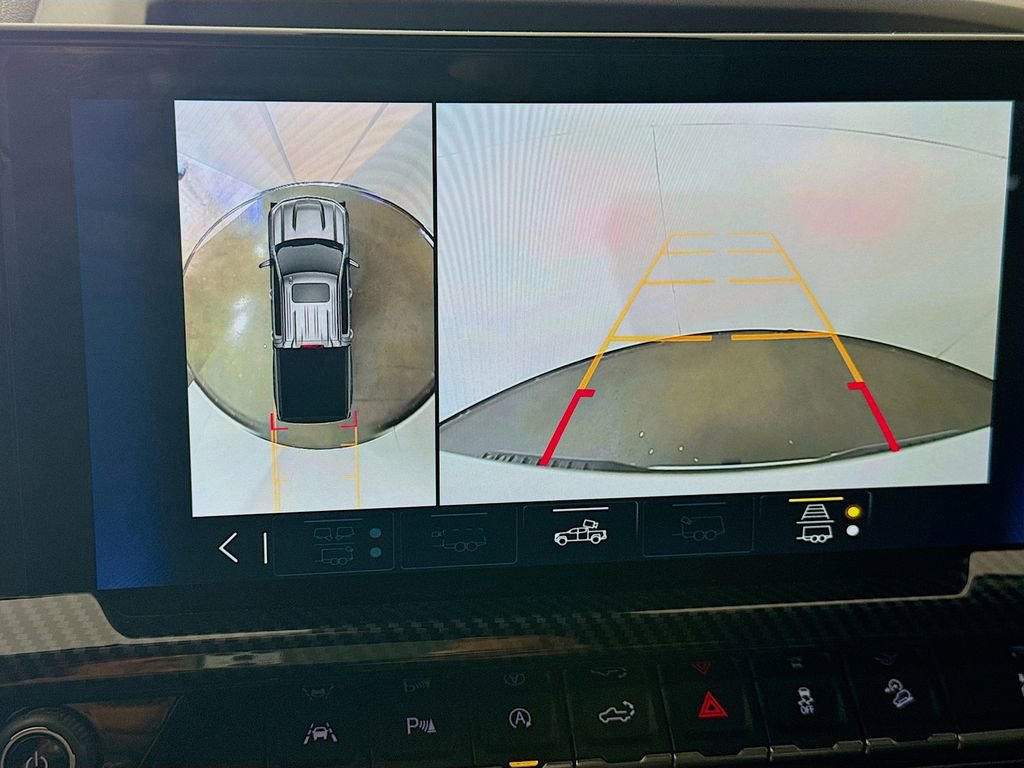 Used 2023 Chevrolet Silverado 1500 LT w/ Z71 Off-Road Package image 14