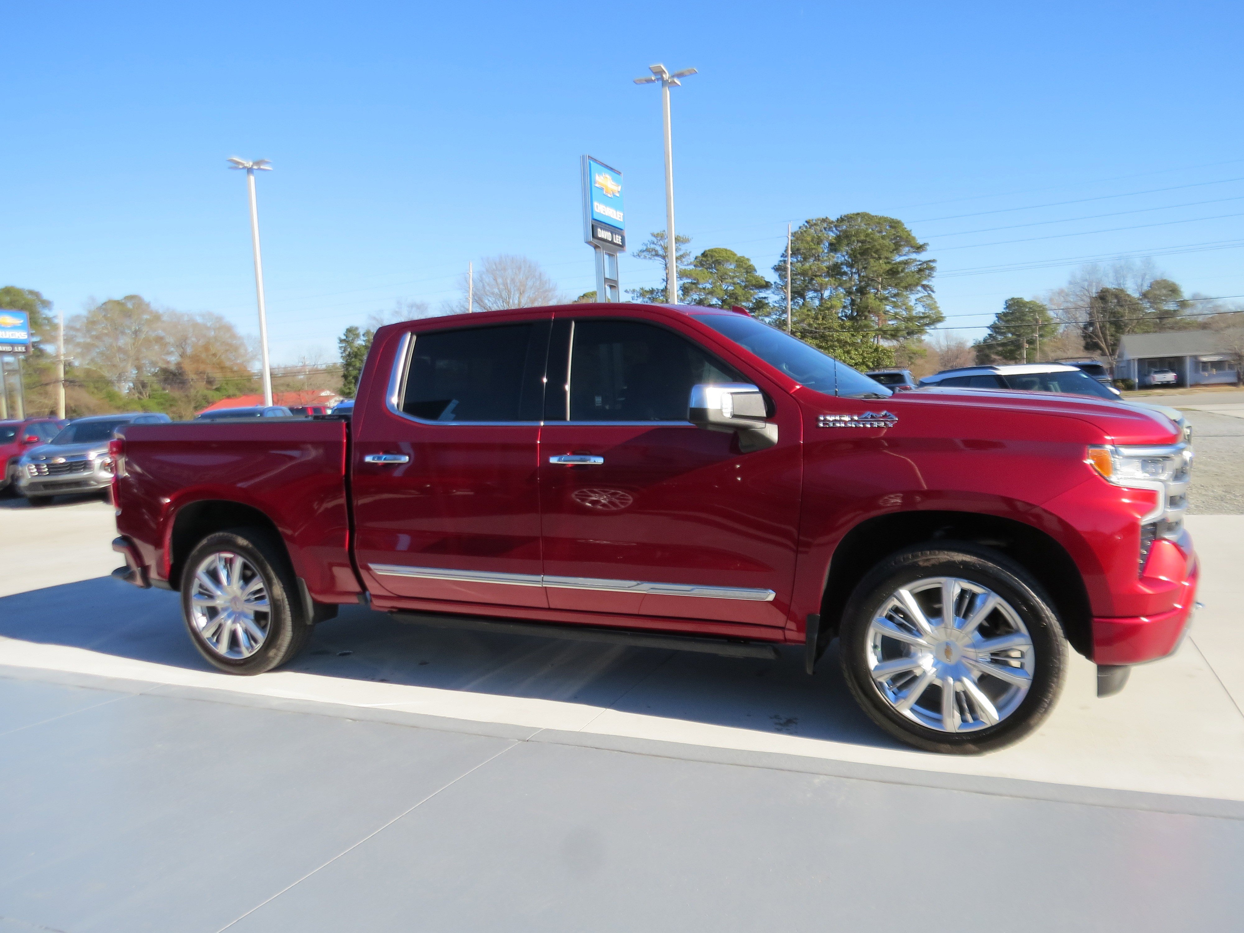 Used 2024 Chevrolet Silverado 1500 High Country w/ High Country Premium Package AWD/4WD image 6