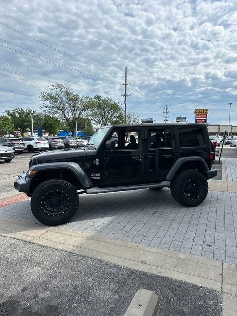Used 2018 Jeep Wrangler Unlimited Sport S AWD/4WD image 14