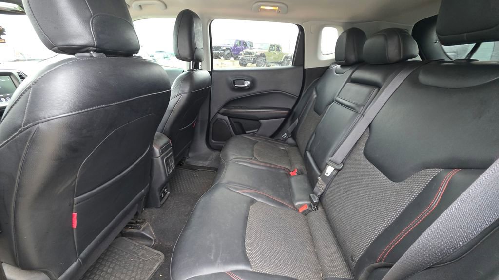 Used 2018 Jeep Compass Trailhawk w/ Popular Equipment Group AWD/4WD image 13