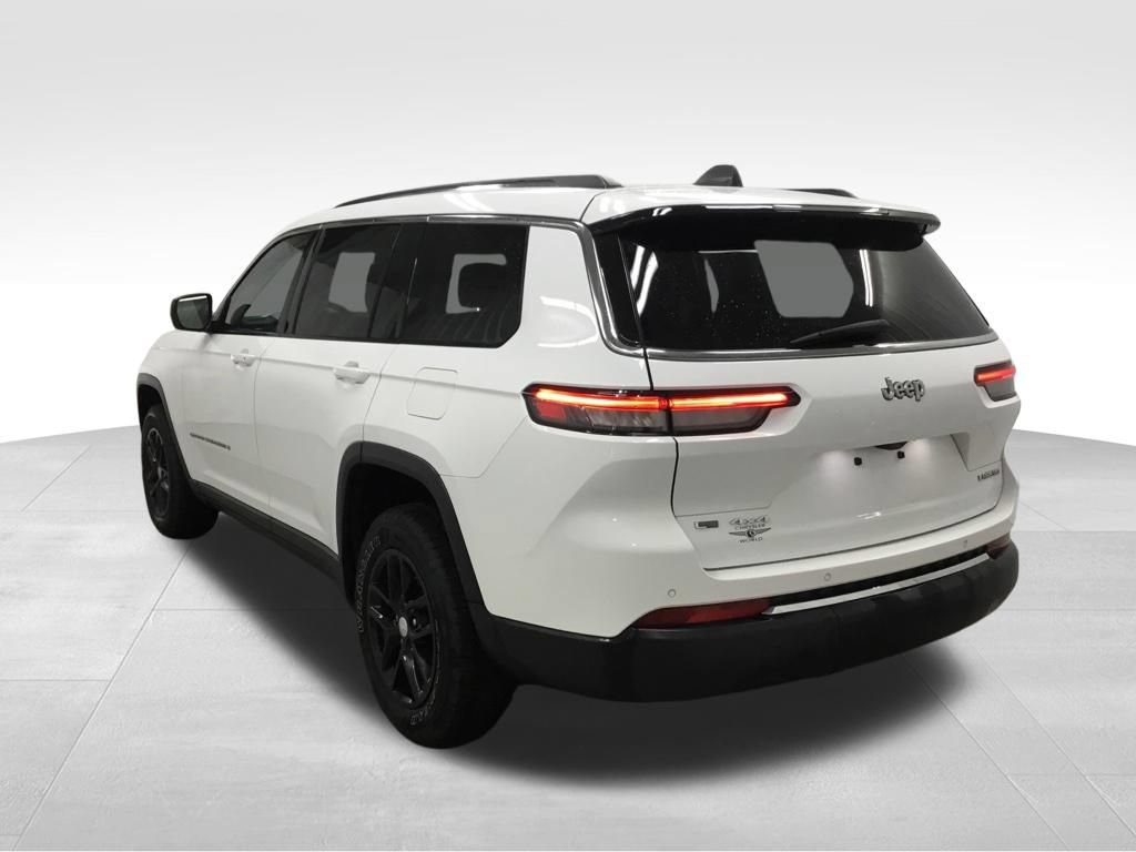Used 2022 Jeep Grand Cherokee L Laredo w/ Luxury Tech Group I AWD/4WD image 14