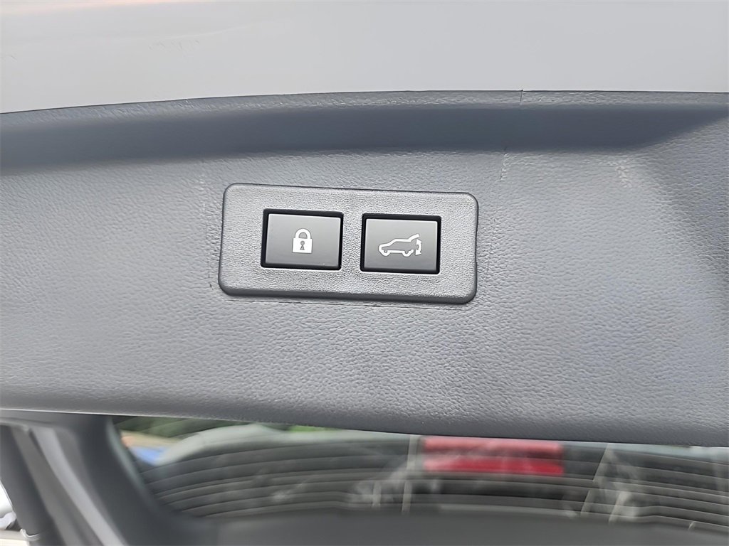 Used 2025 Subaru Outback Onyx Edition image 16