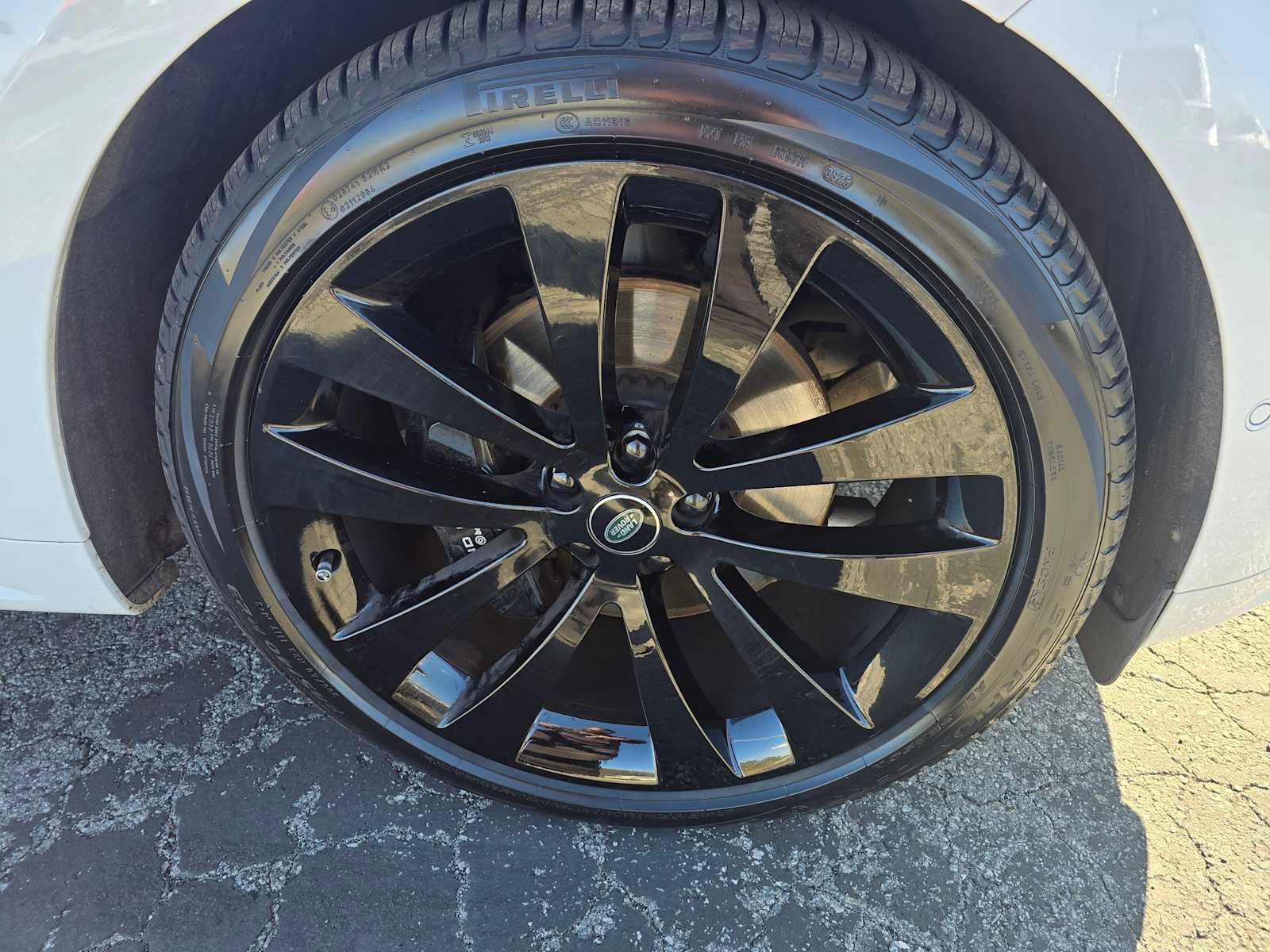 Used 2023 Land Rover Range Rover Sport SE Dynamic image 9