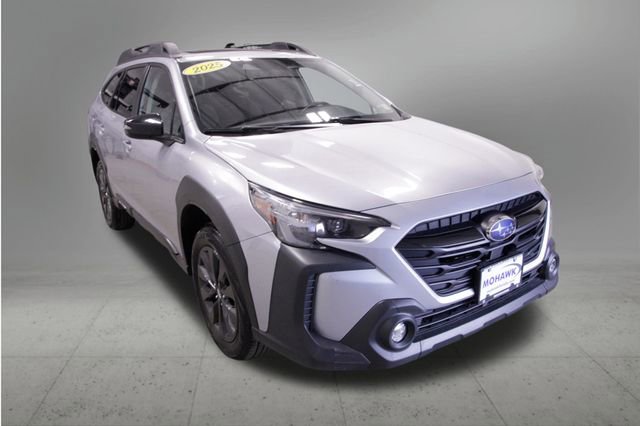 Used 2025 Subaru Outback Onyx Edition image 8