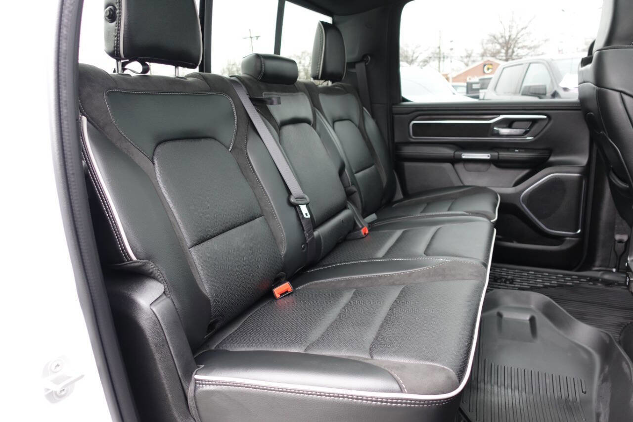 Used 2025 RAM 1500 Laramie w/ Sport Appearance Package AWD/4WD image 31
