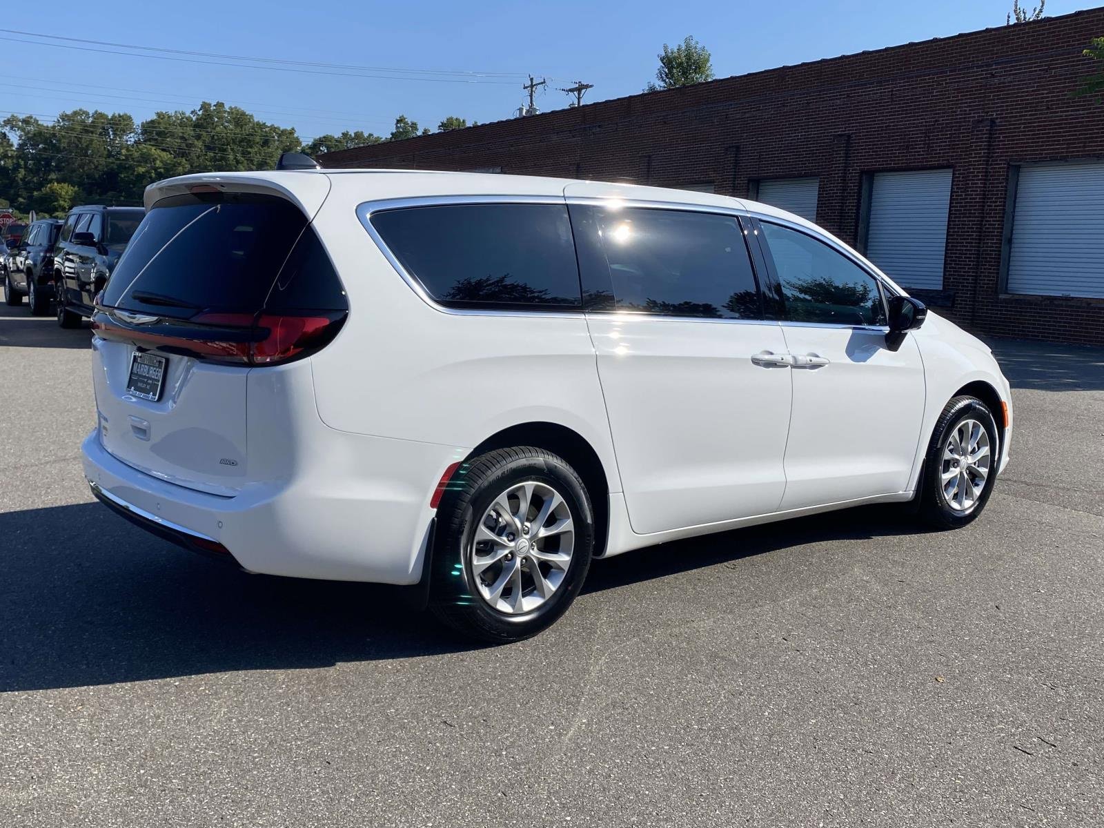 New 2026 Chrysler Pacifica Select image 8