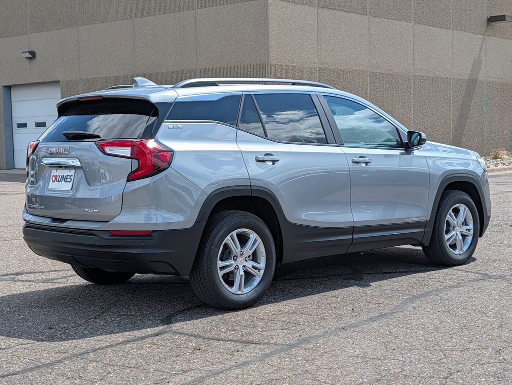 Used 2023 GMC Terrain SLE w/ Driver Convenience Package AWD/4WD image 13