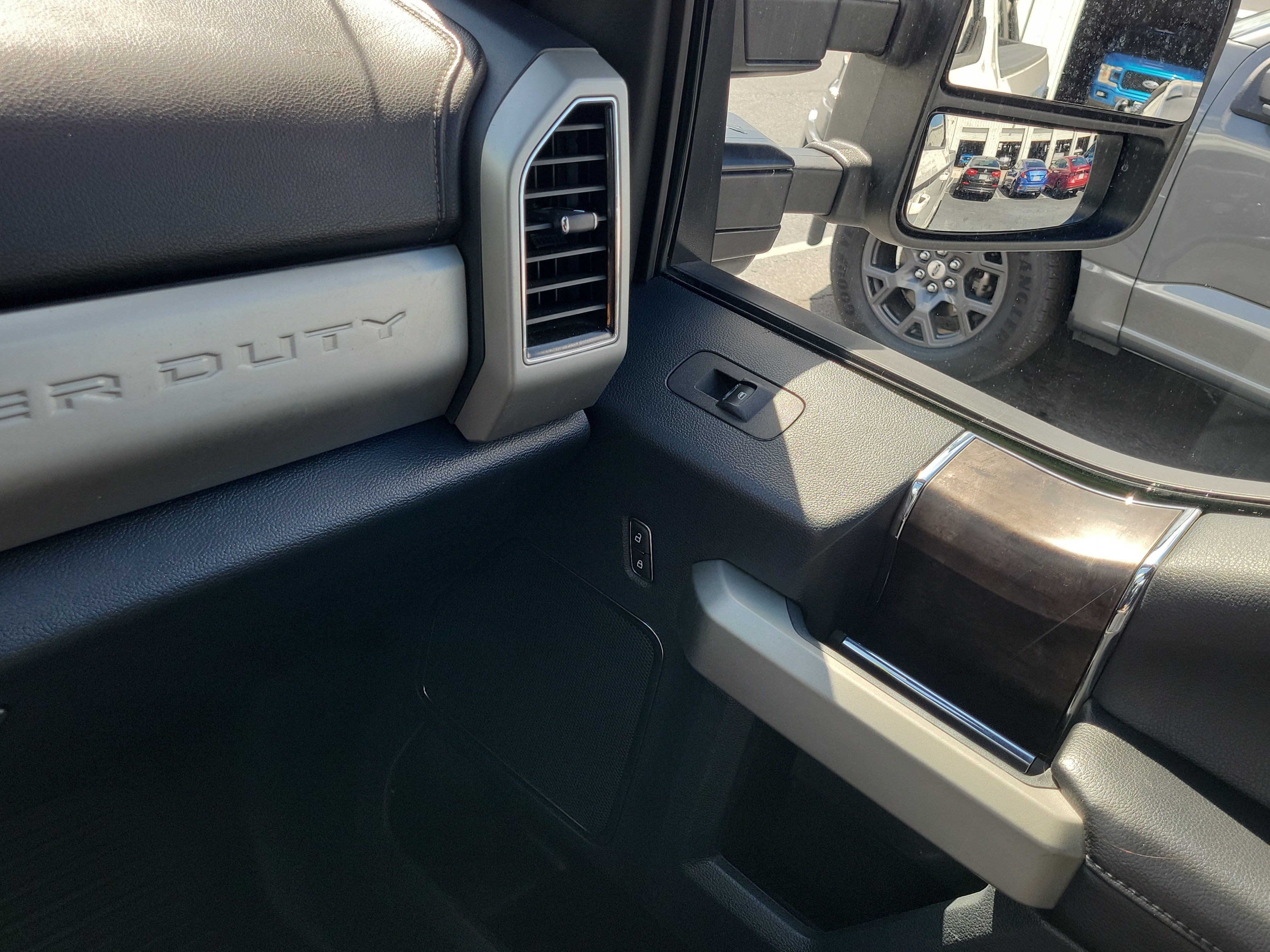 Used 2022 Ford F350 Lariat w/ Black Appearance Package AWD/4WD image 27