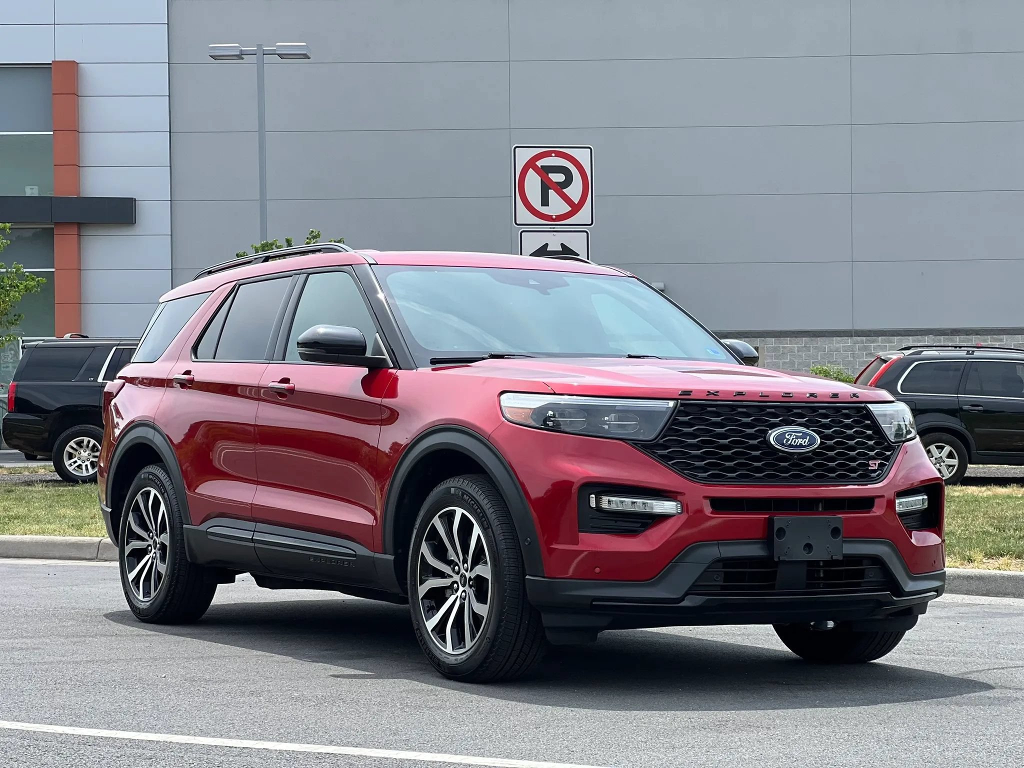 Used 2020 Ford Explorer ST w/ Premium Technology Package AWD/4WD image 7
