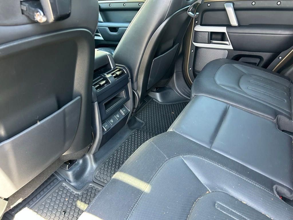 Used 2022 Land Rover Defender 110 X-Dynamic HSE image 11