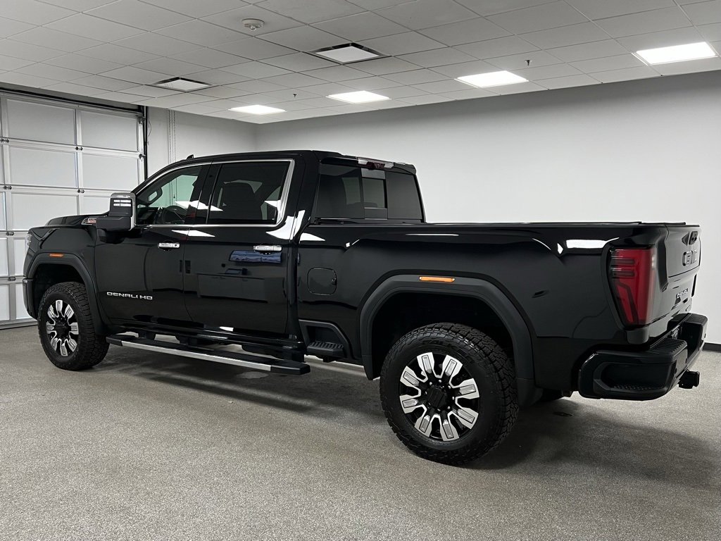 Used 2024 GMC Sierra 3500 Denali w/ Denali Reserve Package image 9