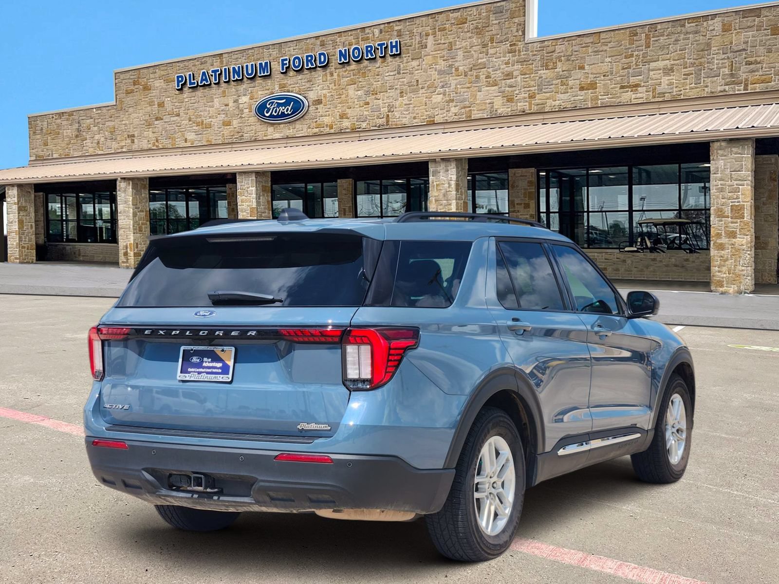 Used 2025 Ford Explorer Active RWD image 5