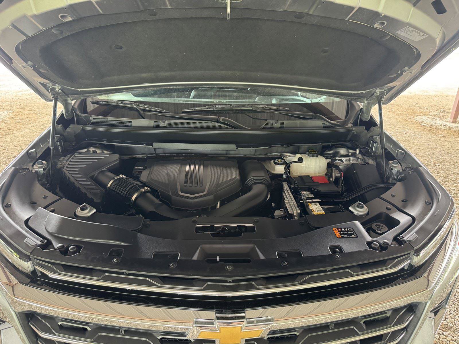 Used 2025 Chevrolet Traverse LT FWD image 47