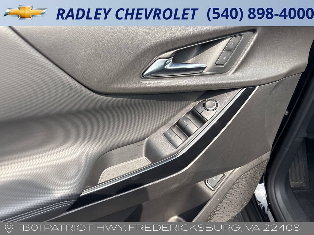 Used 2025 Chevrolet Equinox LT w/ Convenience Package II AWD/4WD image 4