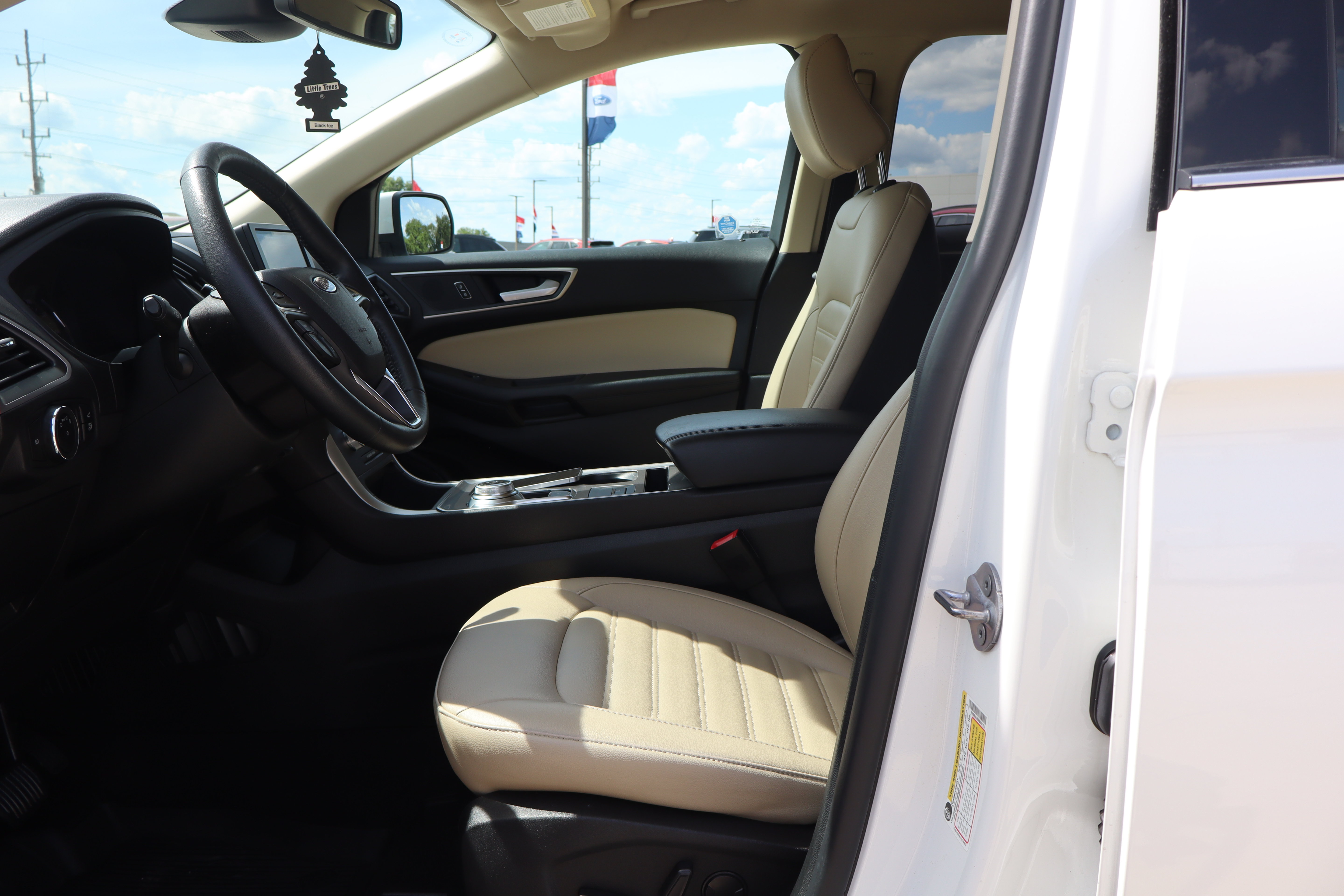 Used 2024 Ford Edge SEL w/ Convenience Package AWD/4WD image 10