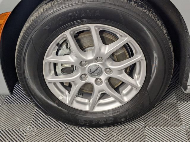 Used 2024 Chrysler Voyager LX image 8