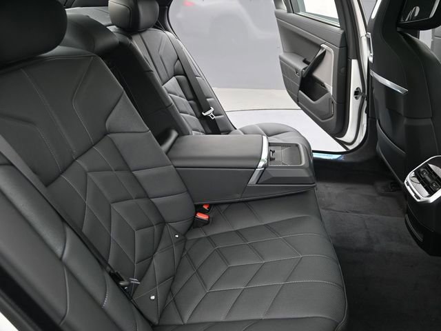 New 2026 BMW 760i xDrive w/ Executive Package AWD/4WD image 24