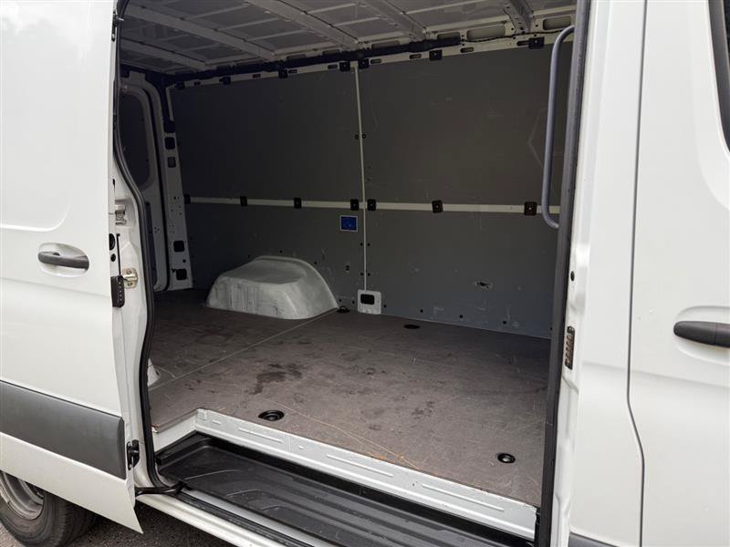 Used 2019 Mercedes-Benz Sprinter 144 Cargo image 40