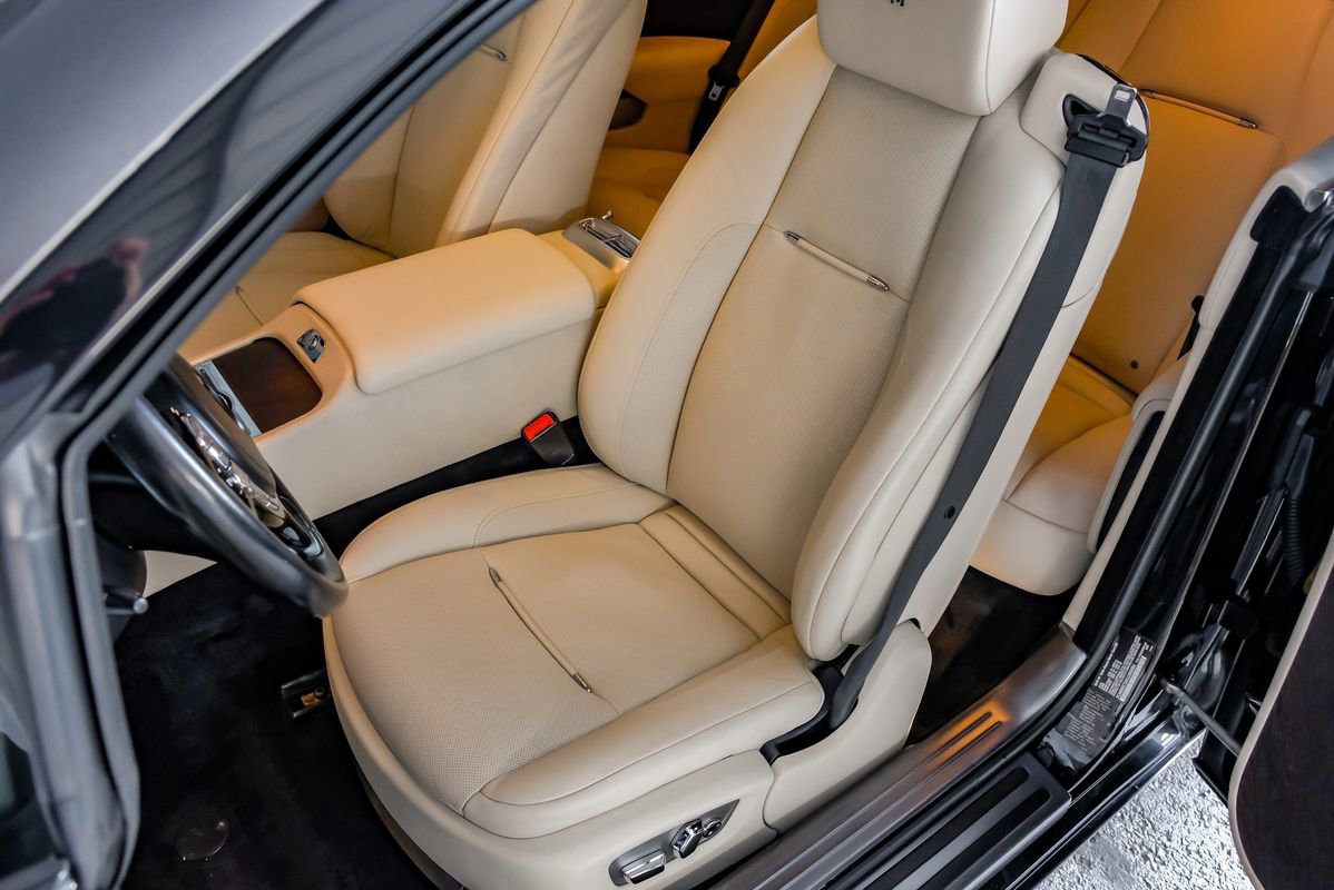 Used 2016 Rolls-Royce Wraith image 29