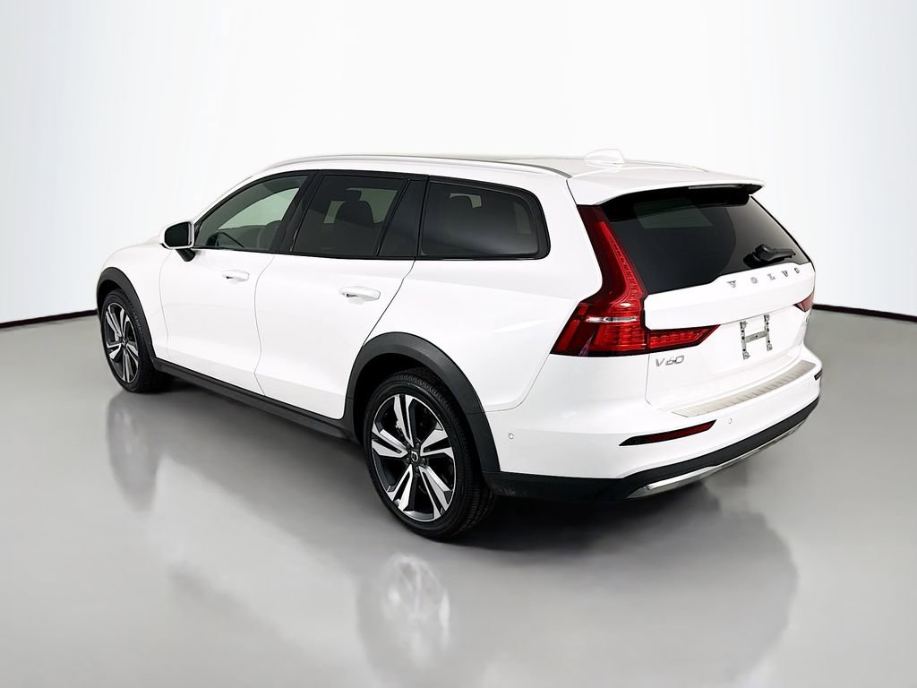 Used 2024 Volvo V60 B5 Cross Country Plus w/ Protection Package Premier AWD/4WD image 3