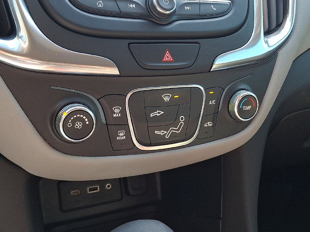 Used 2021 Chevrolet Equinox LS w/ LS Convenience Package FWD image 17